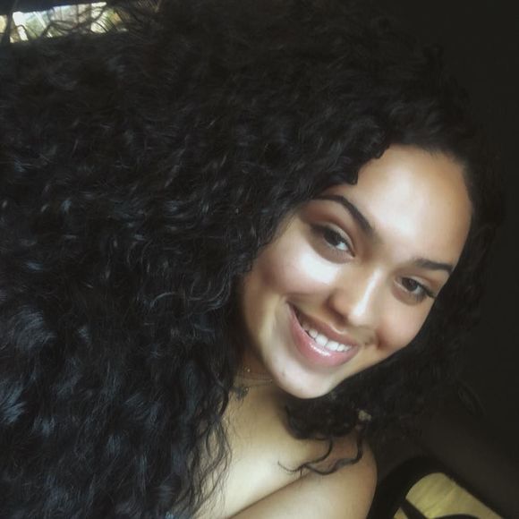 Meet your Posher, Noely - Picture 2 of 4